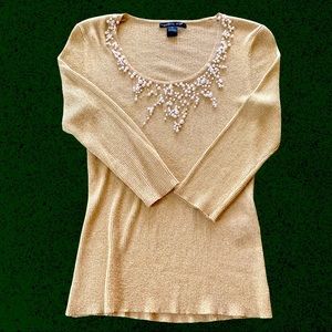 ☃️ Subtle shimmering gold 3/4 sleeve, pearl embellished design dressy top